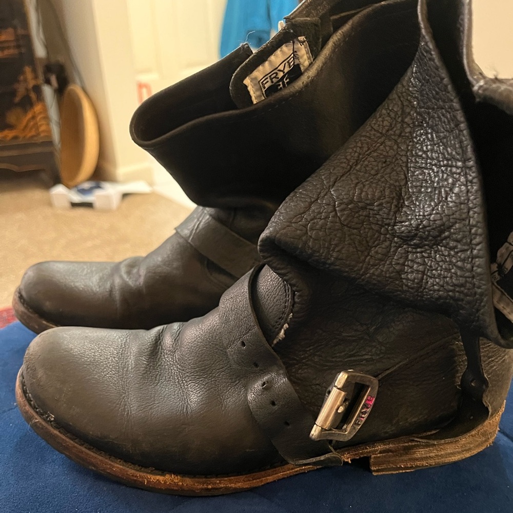 Frye Leather Boots 🤎 | Classic Style | Project Pair / Needs TLC